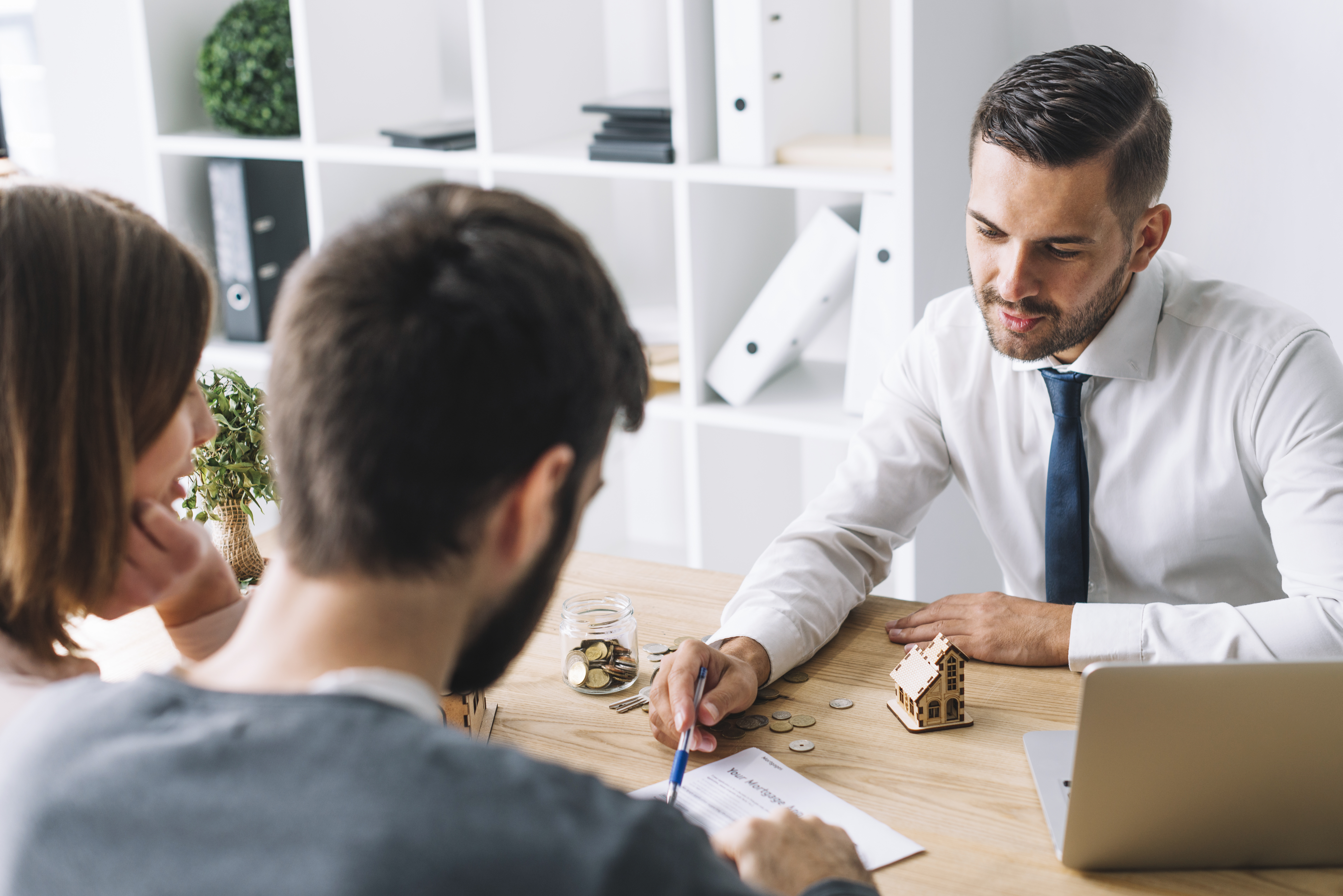 Individuelle Beratung durch Büro Markus Pernegg Individuelle Beratung für Privatiers und Privatpersonen